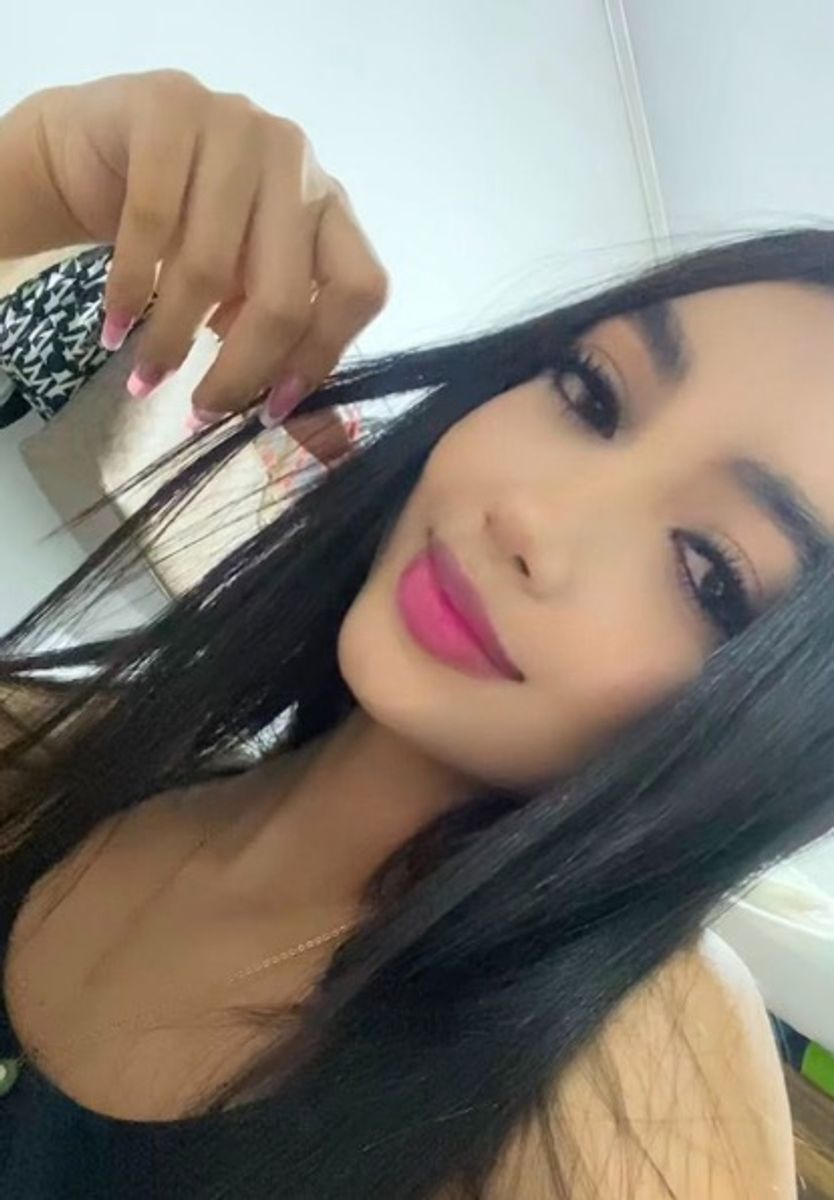 A girl online and ready to video chat on CooMeet
