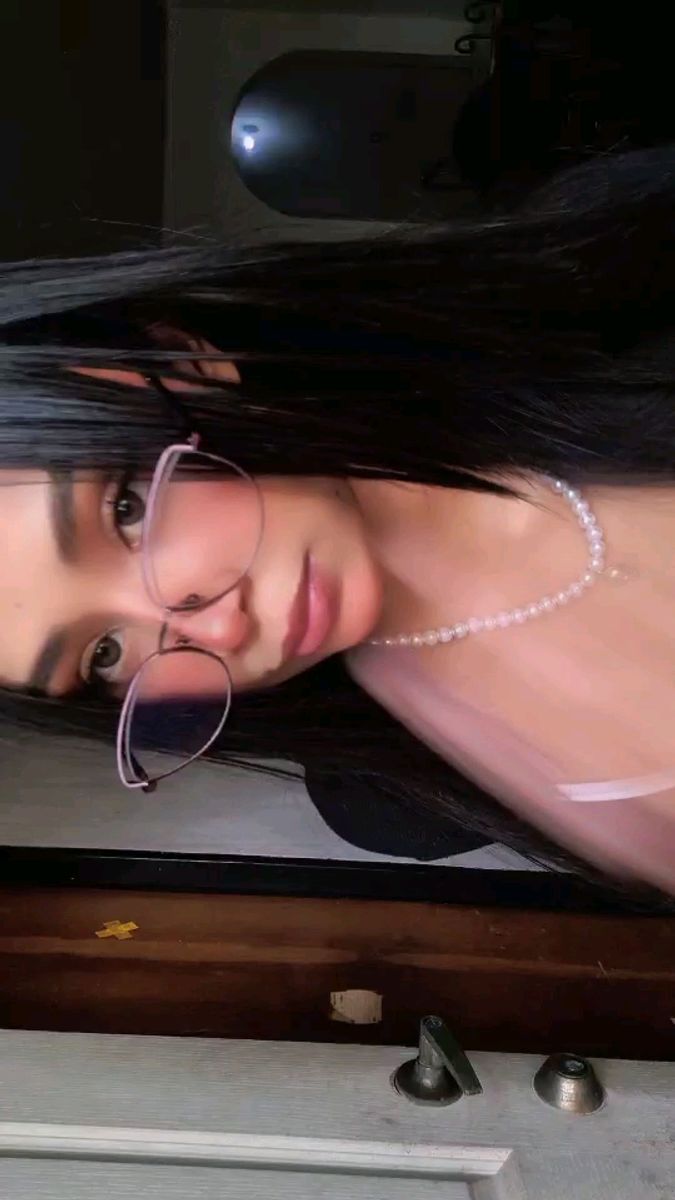 Grace — live video chat with girls on CooMeet